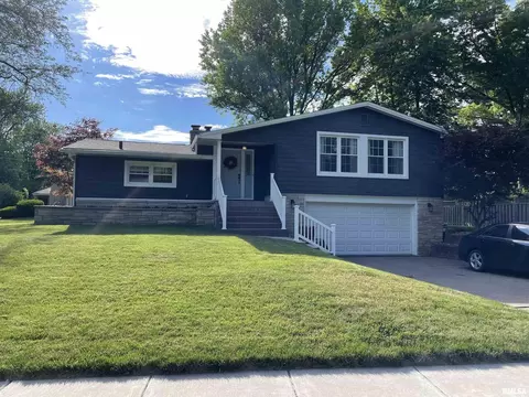 1735 44th St, Moline, IL 61265 photo 1