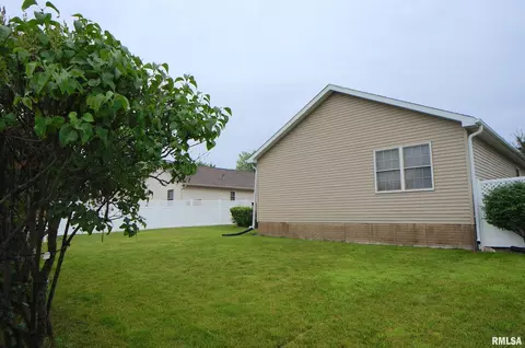 1820 12th St, Silvis, IL 61282 photo 36