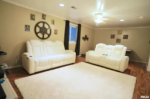 1820 12th St, Silvis, IL 61282 photo 5
