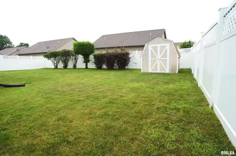 1820 12th St, Silvis, IL 61282 photo 38