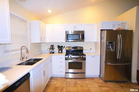 1820 12th St, Silvis, IL 61282 photo 14