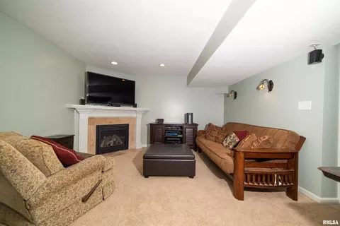 7 Jacob Dr, Eldridge, IA 52748 photo 40