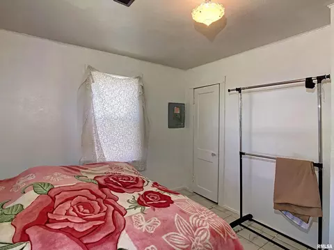2407 48th St, Moline, IL 61265 photo 8