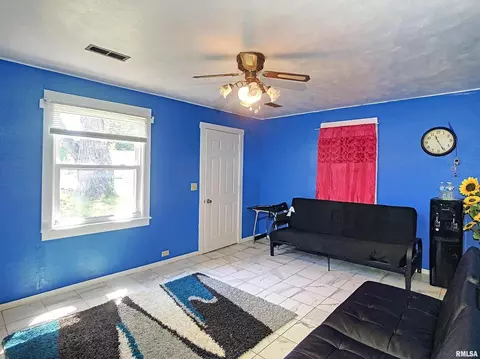 2407 48th St, Moline, IL 61265 photo 3