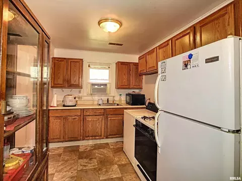 2407 48th St, Moline, IL 61265 photo 5