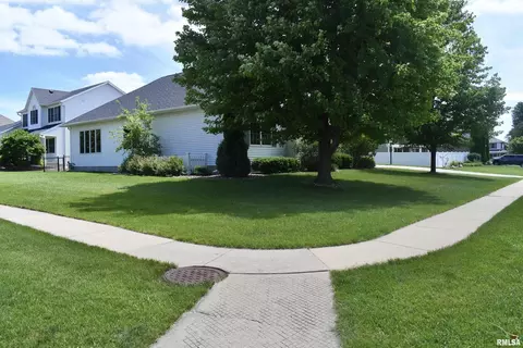 651 Dammann Dr, Eldridge, IA 52748 photo 37