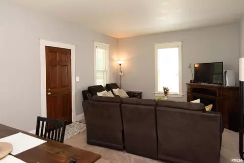 2009 14th St, Moline, IL 61265 photo 7