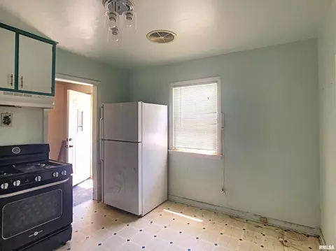 1408 43rd St, Moline, IL 61265 photo 4