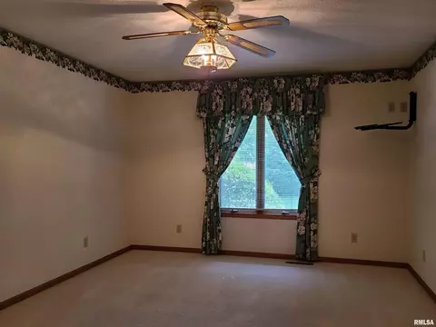 712 Valley View Dr, Fulton, IL 61252 photo 10