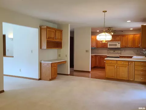 712 Valley View Dr, Fulton, IL 61252 photo 7