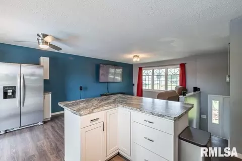 1119 Norlawn Dr, Viola, IL 61486 photo 9