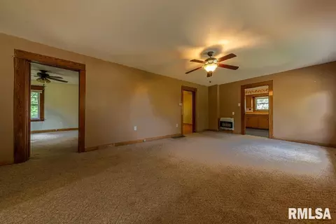 9274 Summers Rd, Benton, IL 62812 photo 5