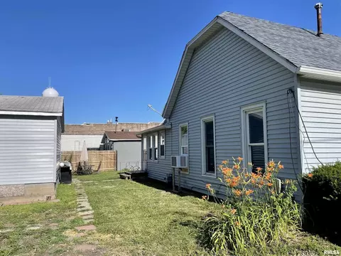 102 W D St, Alpha, IL 61413 photo 7