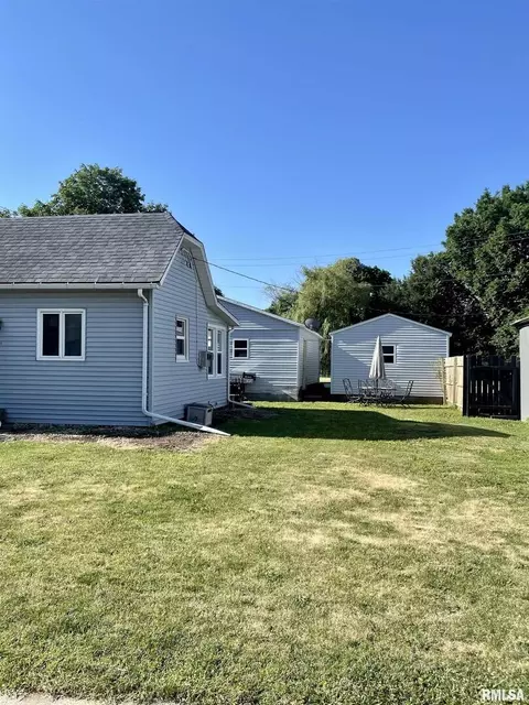 102 W D St, Alpha, IL 61413 photo 8