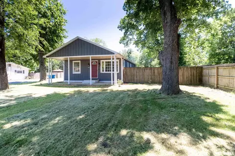 1102 Lickliter St, Benton, IL 62812 photo 1