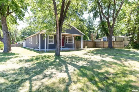 1102 Lickliter St, Benton, IL 62812 photo 3