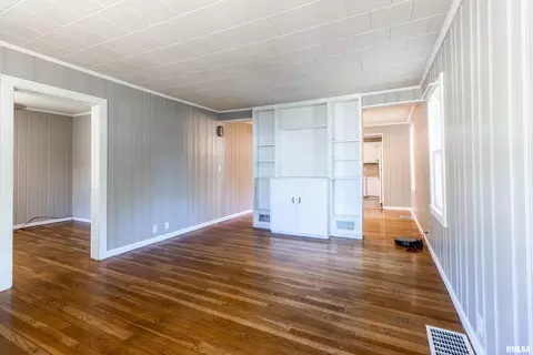 1102 Lickliter St, Benton, IL 62812 photo 5