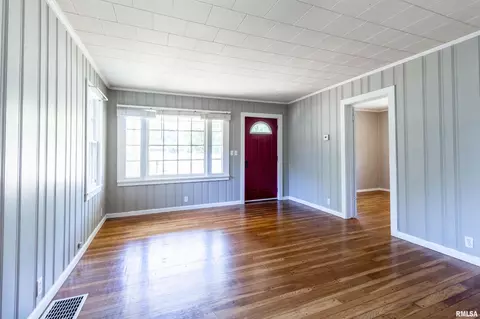 1102 Lickliter St, Benton, IL 62812 photo 6