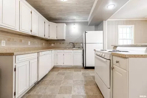 1102 Lickliter St, Benton, IL 62812 photo 9