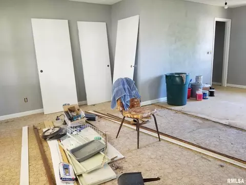 913 5th St #A, Hampton, IL 61256 photo 5