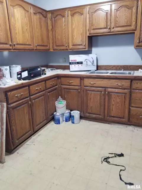 913 5th St #A, Hampton, IL 61256 photo 4