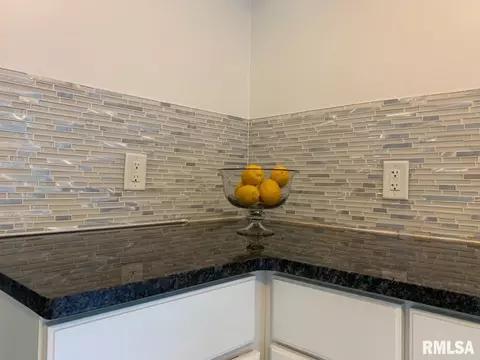 5339 34th Ave, Moline, IL 61265 photo 5