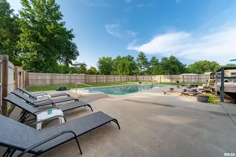 913 E 15th St, Christopher, IL 62822 photo 22