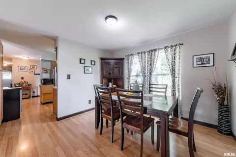 913 E 15th St, Christopher, IL 62822 photo 8