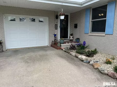 329 E College St, Kewanee, IL 61443 photo 14