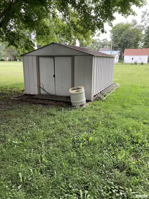 517 5th St, Andover, IL 61233 photo 5
