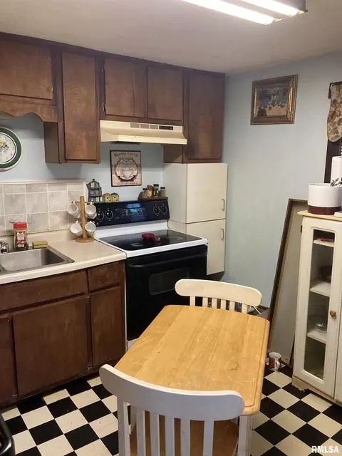 517 5th St, Andover, IL 61233 photo 8