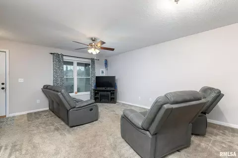 1311 17th St, Moline, IL 61265 photo 5