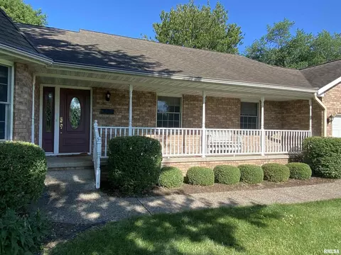 116 N 3rd St, Cambridge, IL 61238 photo 2