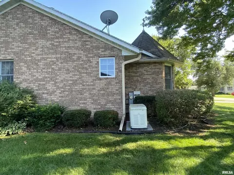116 N 3rd St, Cambridge, IL 61238 photo 4