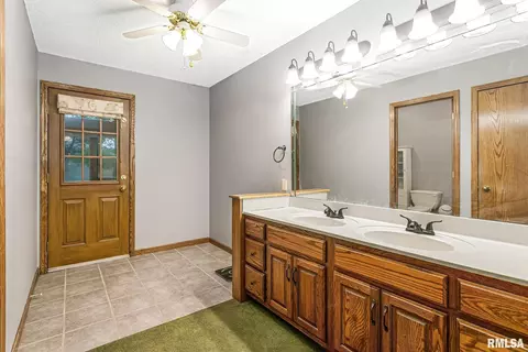 408 S 9th Ave, Eldridge, IA 52748 photo 20