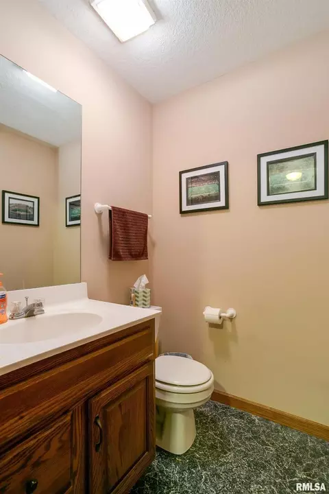 408 S 9th Ave, Eldridge, IA 52748 photo 30