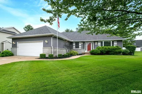 408 S 9th Ave, Eldridge, IA 52748 photo 1