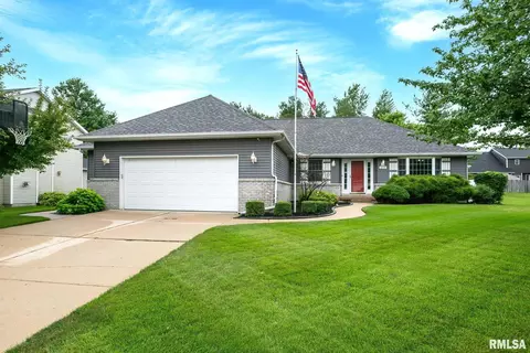 408 S 9th Ave, Eldridge, IA 52748 photo 2