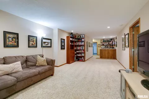 408 S 9th Ave, Eldridge, IA 52748 photo 27