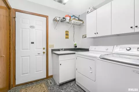 408 S 9th Ave, Eldridge, IA 52748 photo 16