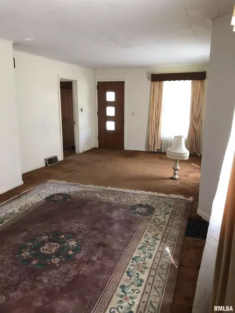 136 12th St, Silvis, IL 61282 photo 10