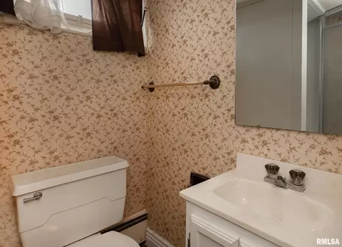 2370 30th St, Moline, IL 61265 photo 22