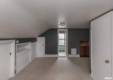 2370 30th St, Moline, IL 61265 photo 11
