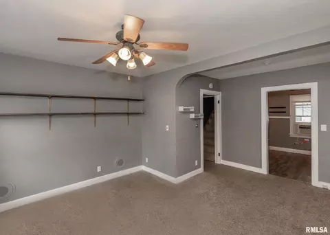 2370 30th St, Moline, IL 61265 photo 8