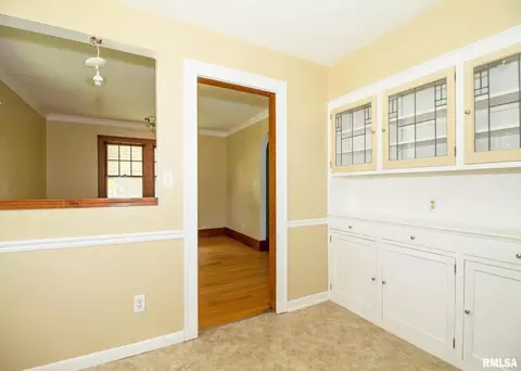 2401 28th St, Moline, IL 61265 photo 12