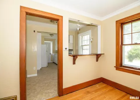 2401 28th St, Moline, IL 61265 photo 11