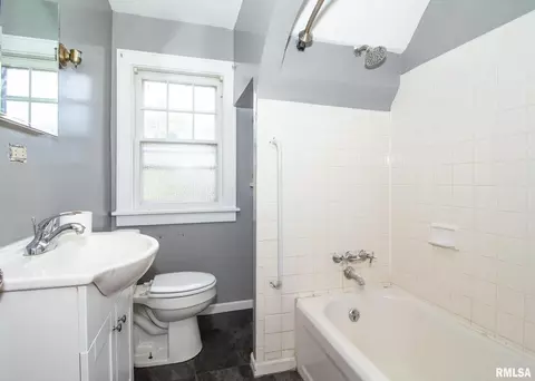2401 28th St, Moline, IL 61265 photo 18