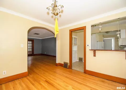 2401 28th St, Moline, IL 61265 photo 10