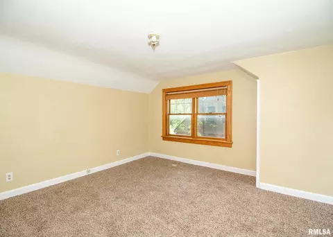 2401 28th St, Moline, IL 61265 photo 21