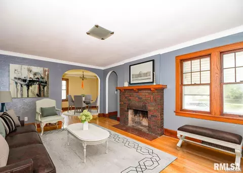 2401 28th St, Moline, IL 61265 photo 6
